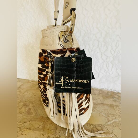 NWT B. Makowsky stone leopard bucket hobo tote shoulder bag - Picture 5 of 10